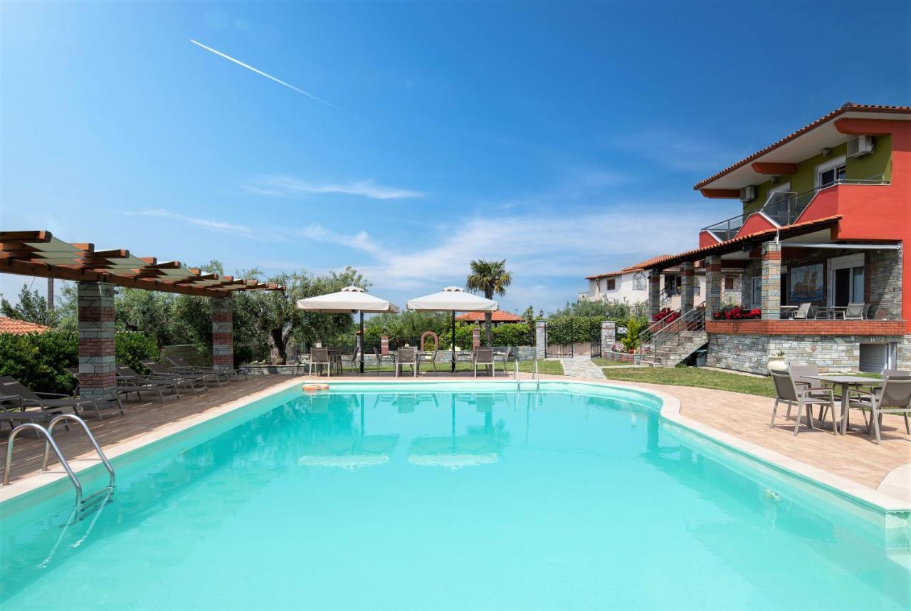 Sunday Resort Геракини Екстериор снимка