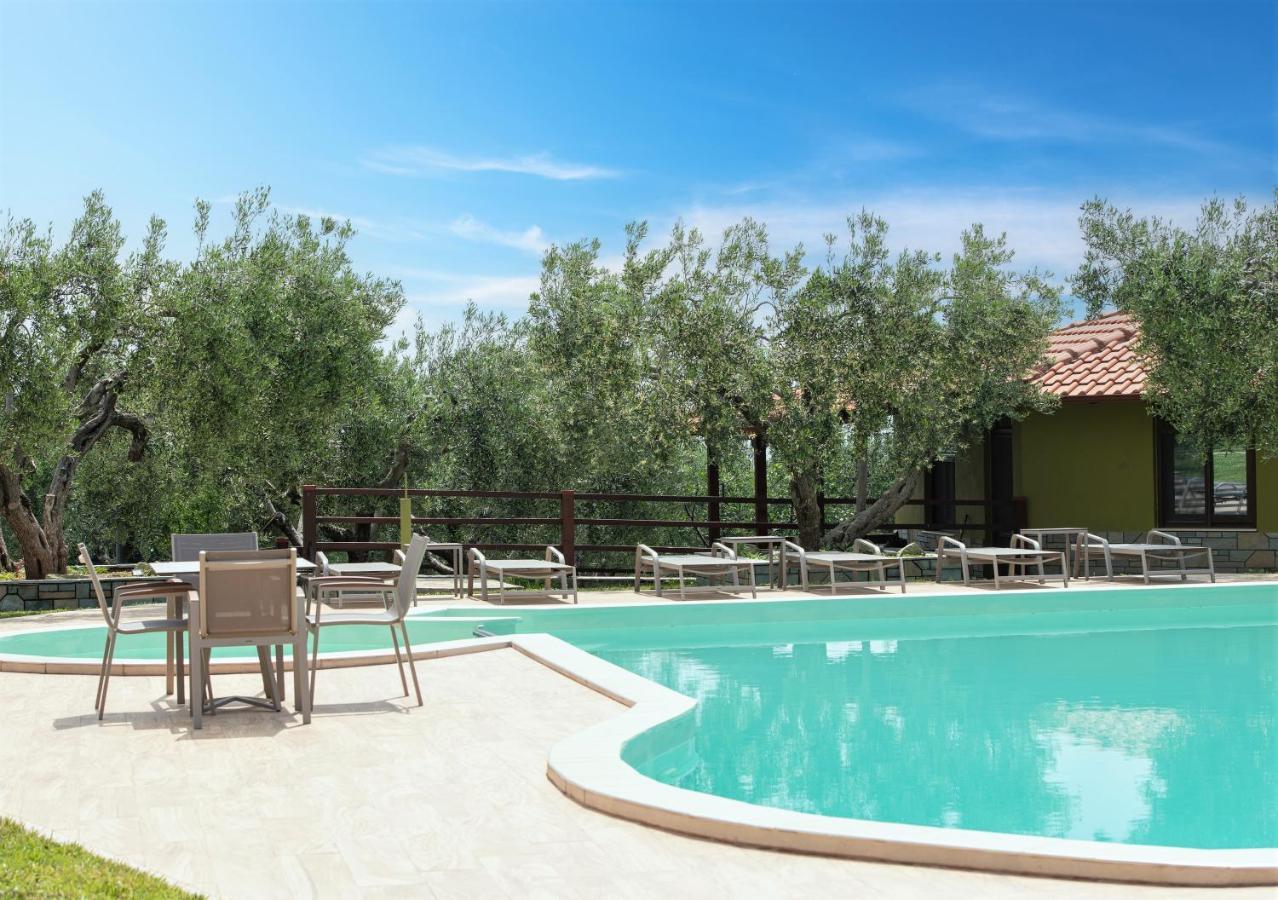 Sunday Resort Геракини Екстериор снимка