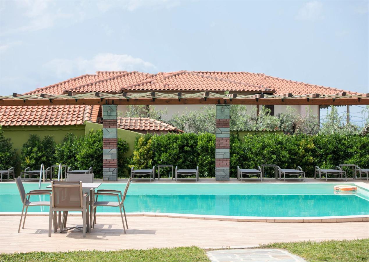 Sunday Resort Геракини Екстериор снимка