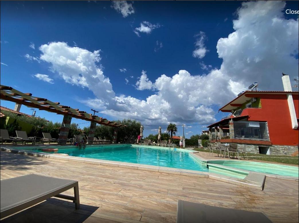 Sunday Resort Геракини Екстериор снимка