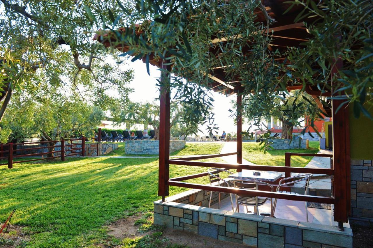Sunday Resort Геракини Екстериор снимка